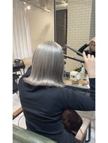 トリムバイエンヴィ(tlim by ENVY)&nbsp;ホワイトシルバーカラー