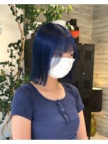 ヲタク(wotaku.)&nbsp;ネイビーブルー青髪ダブルカラーケアブリーチ外はねボブ前髪