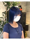 ネイビーブルー青髪ダブルカラーケアブリーチ外はねボブ前髪