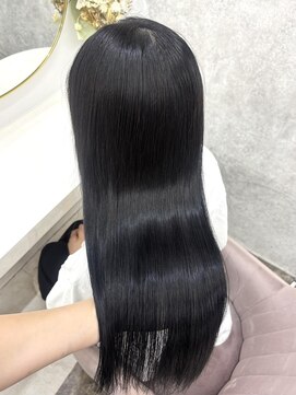 ラビス(Lovis) ミディアム/暗めカラー/デザインカラー/フェイスフレーミング