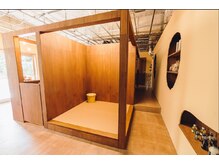 ミーゴ(m i g o)の雰囲気(キッズスペース兼着付スペース。畳なのでゆっくり寛げます!)