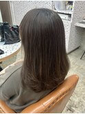 オリーブブラウン