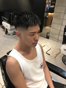 フランクスバーバー アンド ビアークラブ(FRANK'S BARBER and BEER CLUB) スキンフェードカットクロップ