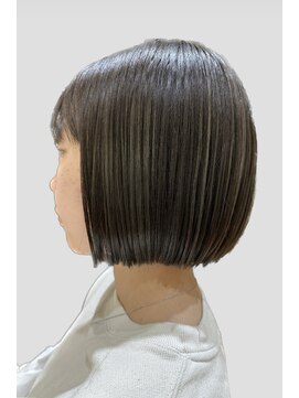 トリッカ 代官山(tricca) ぱつんとミニボブ/ナチュラルハイライト