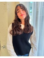 アデ オモテサンドウ(ade omotesando) 切りっぱなしロングを柔らかいカールで作るウェーブヘア