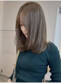 レイヤーカット　グレージュカラー　ハイライトカラー　前髪