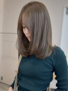 ウェイズトウキョウ 新宿店(Ways TOKYO) レイヤーカット　グレージュカラー　ハイライトカラー　前髪