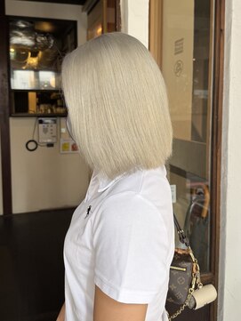 ナナ(NANA) ピンク・ミルクティーベージュ・ダブルカラー・ケアブリーチ