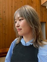 ブクレット(Bouclettes)&nbsp;透明感ベージュアッシュ/レイヤーカット/ミディアム