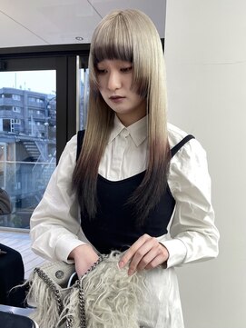 ステン(sten) ホワイトブロンド/エンドカラー/グラデーションカラー/姫カット