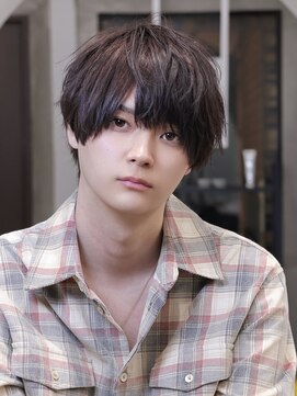 アーリー(Ali'i) 顔まわり長めショート/ツーブロック/ナチュラルヘア