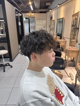 アイズ 海老名(AIZU) ツイストスパイラルパーマ　縦落ちスパイラル　ツイストパーマ