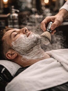 ダブクラシック(dub classic)の写真/その一剃りに、職人の技を。肌の状態を見極める繊細なシェーブワークで、格上の身だしなみへ