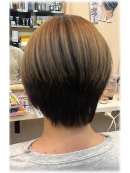 ビューティースポットカルサーの写真/グレイカラーから明るめのファッションカラー迄、色んなカラーに対応。毛髪補強成分配合で美しさを保ちます