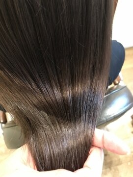 オハナ(ohana) 【ohana/表参道】秋色艶髪イルミナカラー×ネイビーブルージュ。