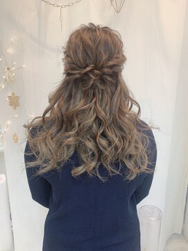 レア(Le'a) ハーフアップ