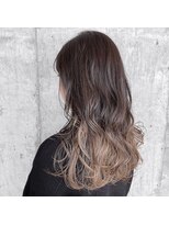 メーヴェ(Mowen)&nbsp;mowen 南堀江 透明感アッシュグレージュ×ヌーディーカラー