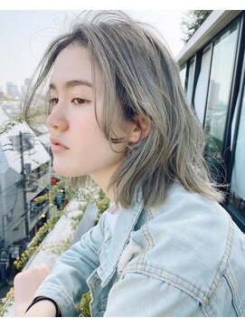 ベチカ(vetica) ライトグレージュグラデーション×抜け感ウルフミディ