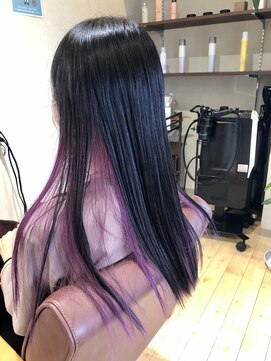 ヘアデザインフルーヴ(hair design fleuve) ブルーブラックでインナーカラー