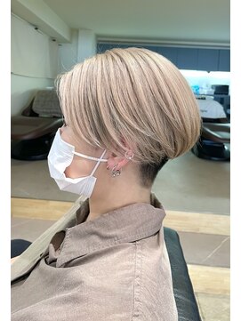 ノイ(noi) #noi_style ハンサムショート×ホワイトベージュ