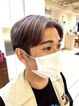 テトラ バイ ネオリーブ 横浜西口店(tetra by neolive) 明るめシルバーカラーのセンターパートマッシュ！