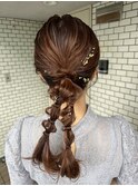 ツインアレンジ　ポニーテール　編みおろし　玉ねぎヘア
