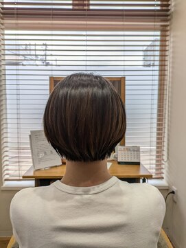 トゥルースガーデンラソ(truthGardenLazo) 耳にギリギリ掛かるショートボブ