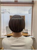 耳にギリギリ掛かるショートボブ