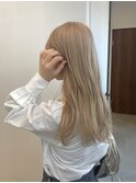 クリーミーベージュ