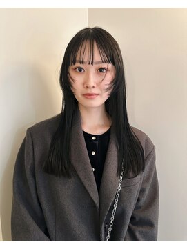 ユー(yew) ロングヘア/顔周りレイヤー/フェイスレイヤー/透明感カラー