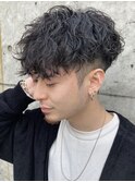 センターパートツイストスパイラルパーマメンズマッシュパーマ