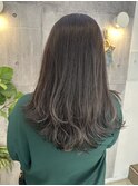 　毛先のブリーチを活かしたグラデーションカラー