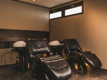 髪の美院 シャルマン ビューティー クリニック(Charmant Beauty Clinic)の雰囲気(シャンプー台は足までのばせるフルフラッドのタイプになります。)