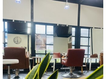 ヘアースペース コレクト ハウス(HAIR SPACE Collect House)の写真/気取らず、ゆっくり。あなたらしく過ごせる美容室。