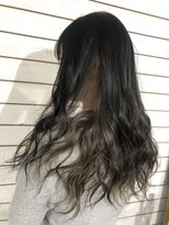 ビーヘアサロン(Beee hair salon)&nbsp;【渋谷エクステ・カラーBeee/安部 郁美】インナーカラーグレー