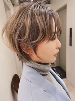 韓国風ショートスタイル/ふんわりショート/白髪ぼかしハイライト