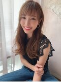 ゆったり揺れる髪が誰もを魅了する愛されロングヘア