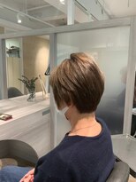 オナー(honor)&nbsp;20代30代前下がりショートツヤ感ボブウルフレイヤーカット