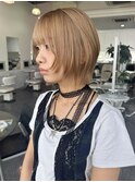 あき/ミルクティーベージュ×レイヤーボブ