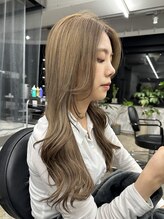 トゥエル バイ ディプティモイラ(tuelu by dipty MOILA) 艶ベージュカラー×韓国風レイヤー