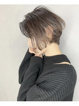 美髪ショートヘア