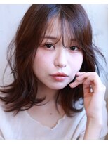 メノン(Menon)&nbsp;ミディアムレイヤー　大人可愛い　外ハネ　レイヤーボブ