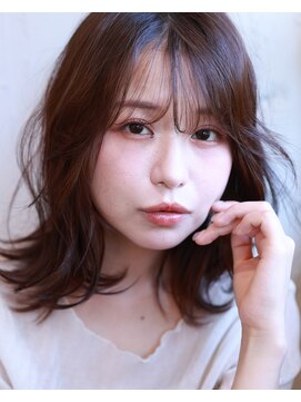 メノン(Menon) ミディアムレイヤー 大人可愛い 外ハネ レイヤーボブ