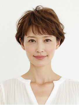 ビフィーノ リルネ(Bifino Rilune) ４０代/50代オススメ/大人の余白ショート｜軽やか前髪×安定襟足