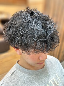 ヘアー ルッカ(hair Rukka)の写真/朝のセットが驚くほど楽になる！ダメージを抑えたパーマで、指通りの良い質感と立体感を両立◎