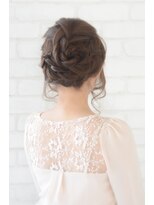 キキ(kiki)&nbsp;編み込みアップスタイル