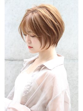 レウナ 外苑前(Reuna) 大人可愛いショーボブ　アッシュブラウン　小顔ショート