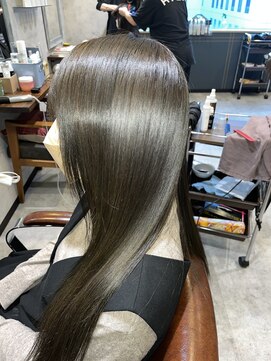 エスト(est) マットベージュ【髪質改善/新宿/西新宿/トリートメント】