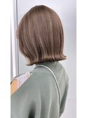 斜めバンググレージュカラーデザインカラーシルキーベージュ