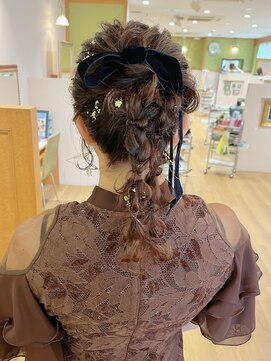 リタ(Lita) ★ドレスヘア／ツインアレンジ/ポニーテール/お呼ばれ／成人式